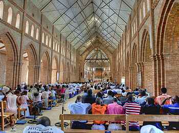 Kaya Mawa: Das Innere der St.-Peter-Kathedrale