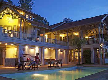 Machweo Wellness Retreat: Dinner am Swimmingpool