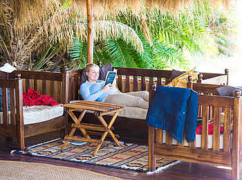 Mukambi Busanga Plains Camp: Nachmittags-Entspannung Mukambi Busanga Plains Camp: Nachmittags-Entspannung