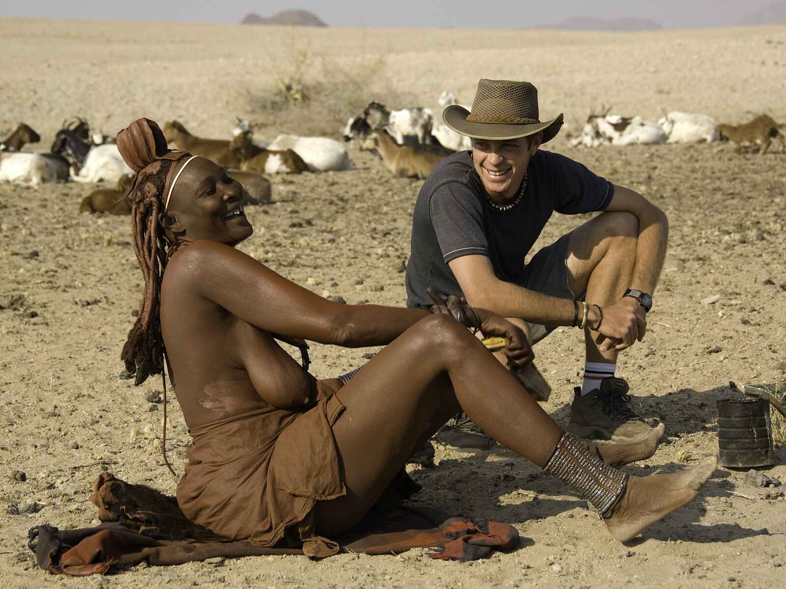 Serra Cafema: Begegnung mit einer Himba-Frau Serra Cafema: Begegnung mit einer Himba-Frau