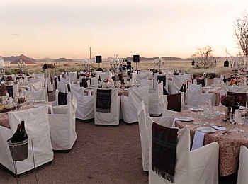 Sossusvlei Lodge: Blick von der Außenterrasse