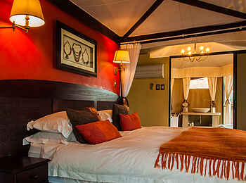 The Elephant Camp: Doppelbett