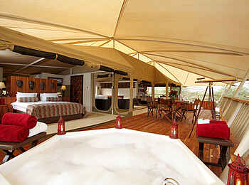 Mara Bushtops: Privater Whirlpool