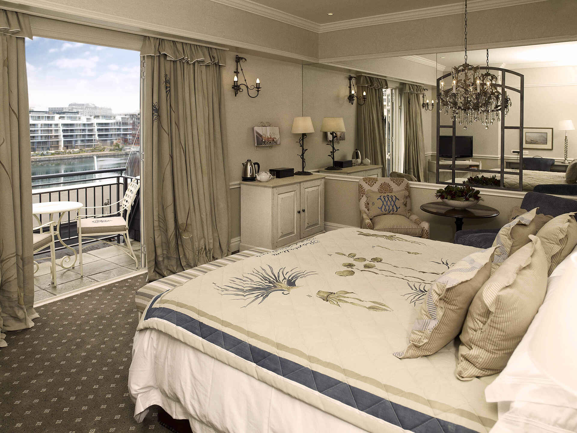 Cape Grace Hotel: Rooftop Luxury Room
