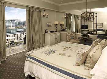 Cape Grace Hotel: Rooftop Luxury Room Cape Grace Hotel: Rooftop Luxury Room