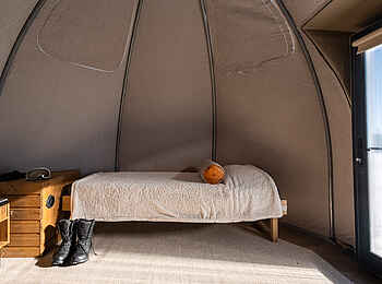 Dixie's Camp: Schlafkapsel Bett