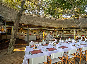 Setari Camp: Outside Dining