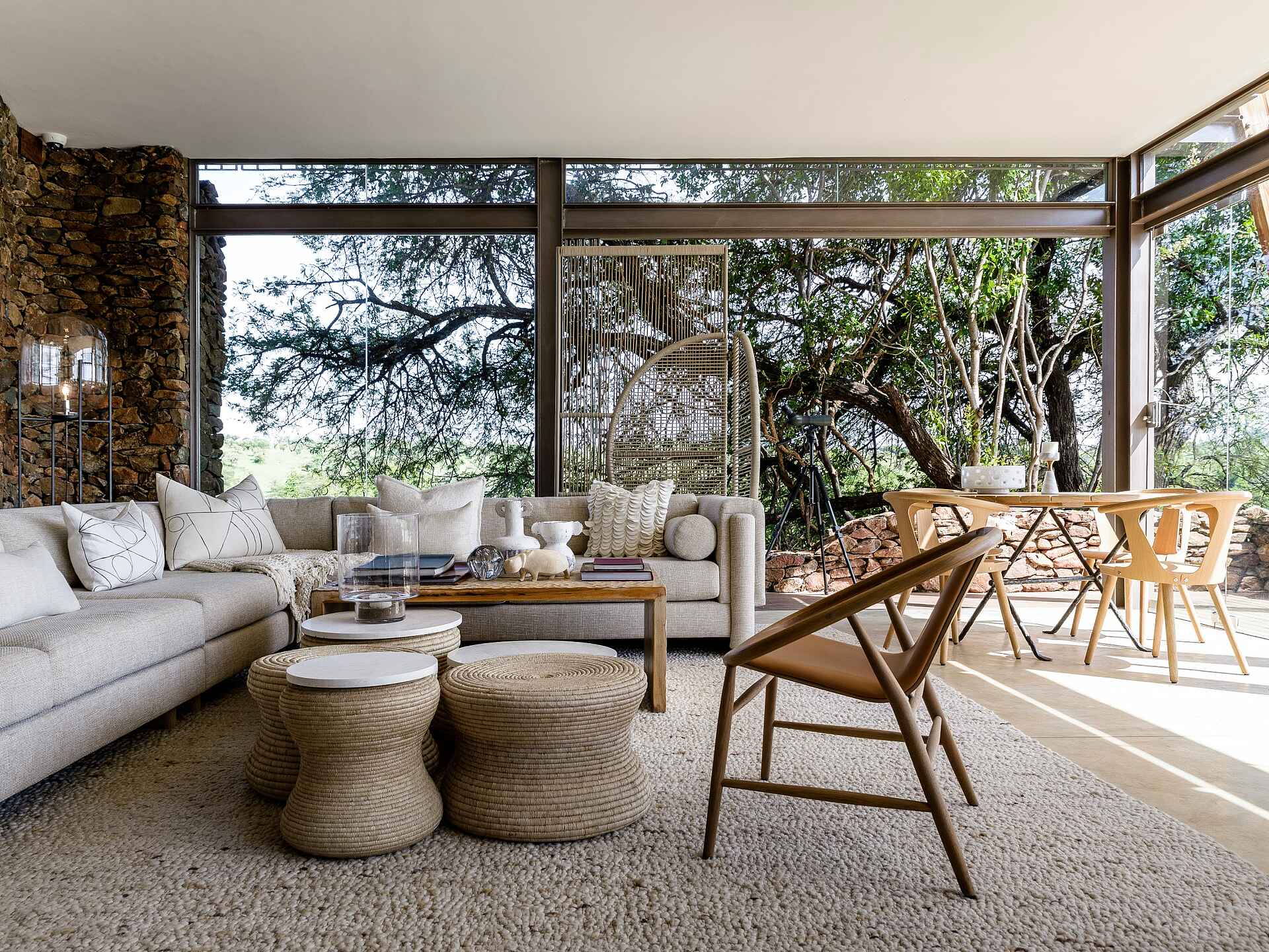 Singita Faru Faru: Offener gestalteter Loungebereich