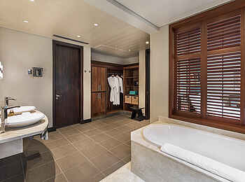 Trou Aux Biches Beachcomber Golf Resort & Spa: Family Suite Bad Trou Aux Biches Beachcomber Golf Resort & Spa: Family Suite Bad