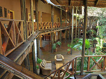 Chobe Marina Lodge: Die Main Area