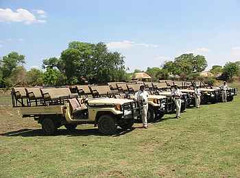 Kafunta River Lodge: Geländefahrzeugflotte