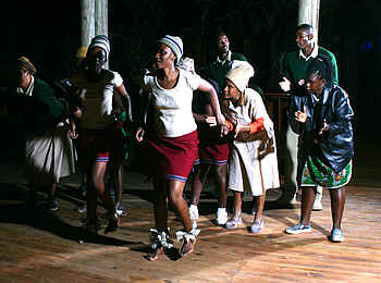 Moremi Crossing: Tanz Moremi Crossing: Tanz