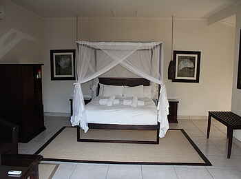 Namutoni Camp: Himmelbett