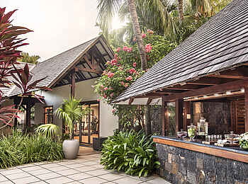 Royal Palm Beachcomber Luxury: Außenbar