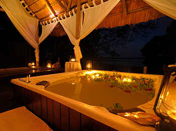 Royal Zambezi Lodge: Blütenbad