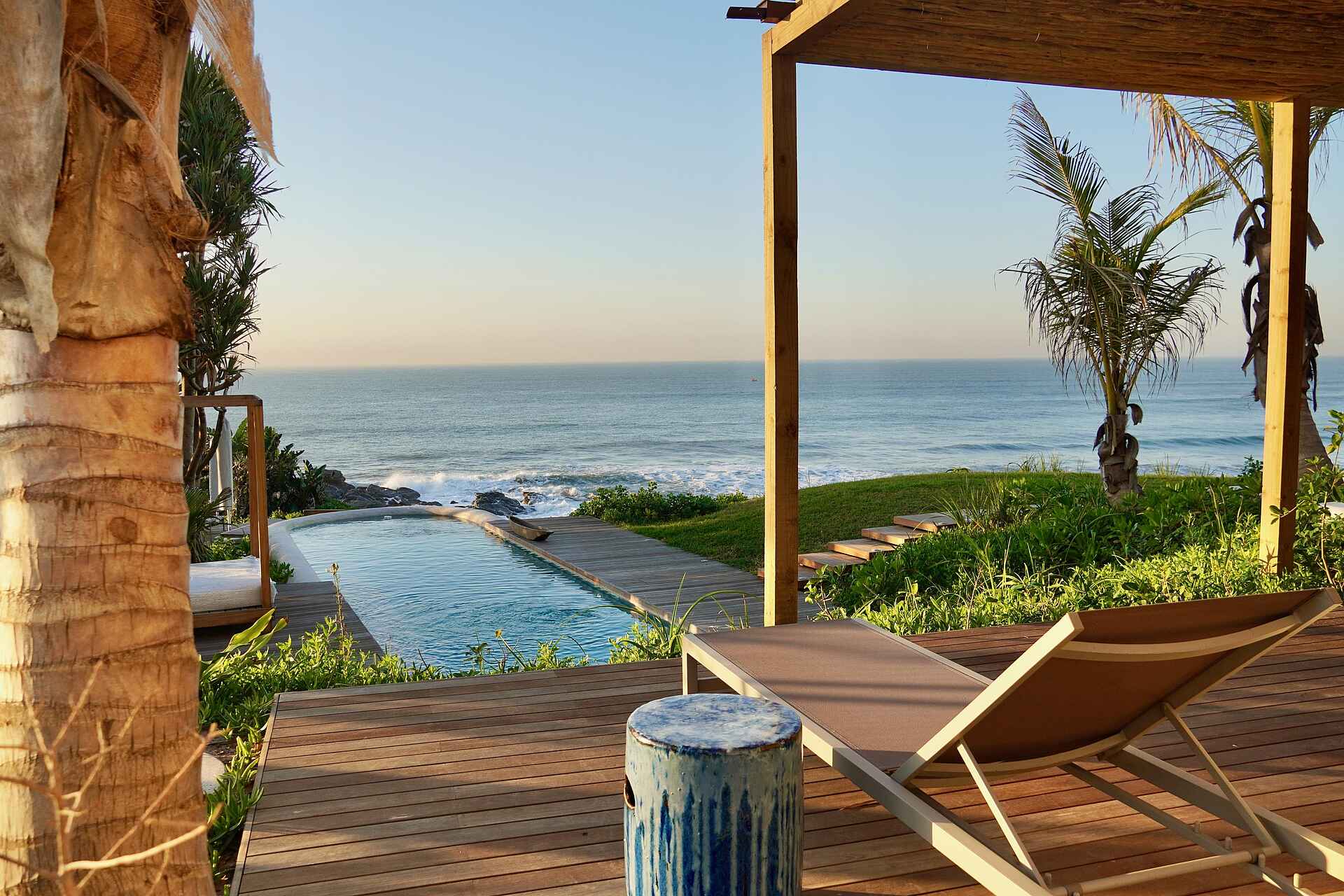 Sala Beach House: Am Pool