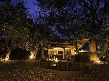 Tena Tena Camp: Erleuchtetes Gästezelt