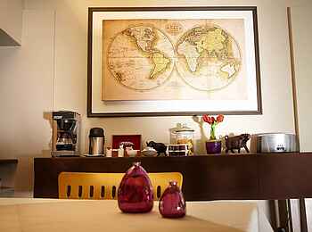 Villa Violet: Weltkarten im Frühstückszimmer