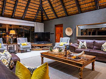 Inyati Game Lodge: Kleine Lounge
