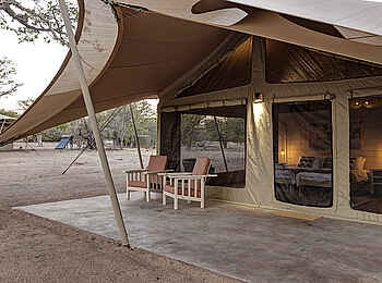 Malansrus Tented Camp: Außenbereich vor dem Zelt