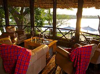 Rufiji River Camp: Lounge Bereich Rufiji River Camp: Lounge Bereich