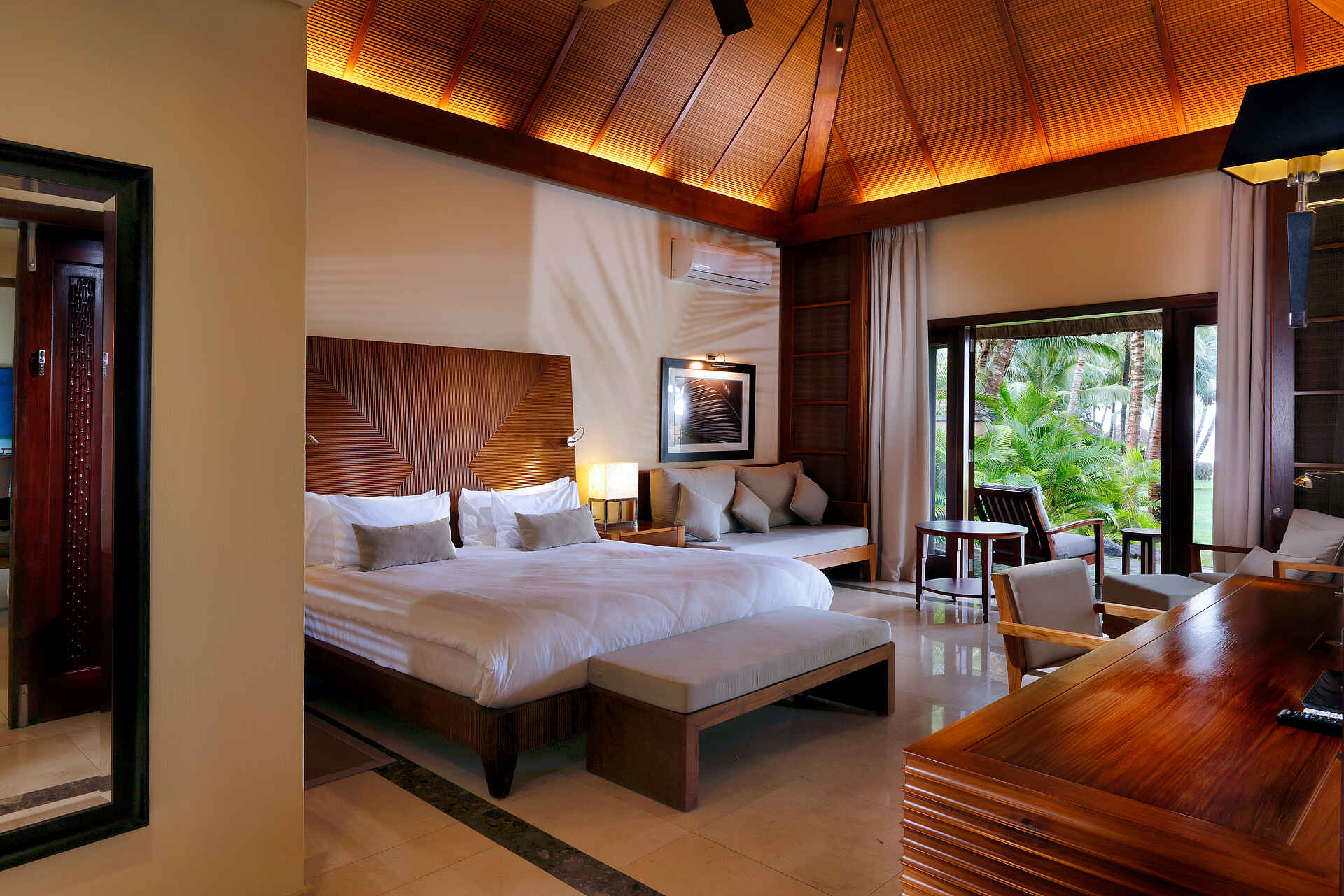 Shanti Maurice Resort & Spa: Das Hauptschlafzimmer der Oceanview Pool Villa