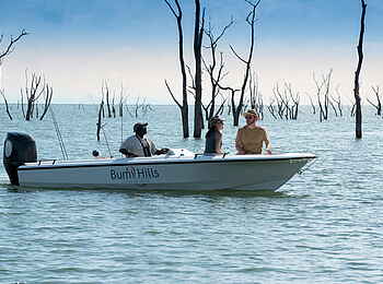 Bumi Hills Safari Lodge: Im versunkenen Wald Bumi Hills Safari Lodge: Im versunkenen Wald