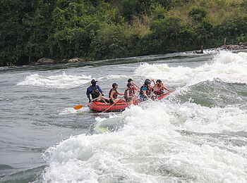 Lemala Wildwaters Lodge: Rafting in Stromschnelle Lemala Wildwaters Lodge: Rafting in Stromschnelle