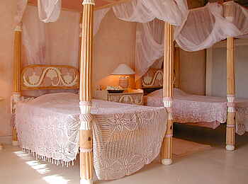 Alfajiri Villas: Himmelbetten