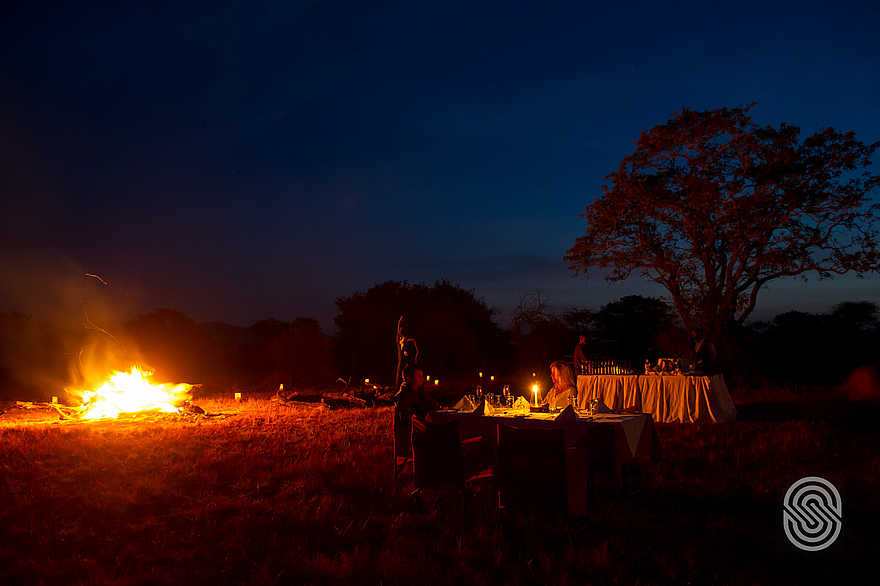 Kirawira Serena Camp: Lagerfeuer Kirawira Serena Camp: Lagerfeuer