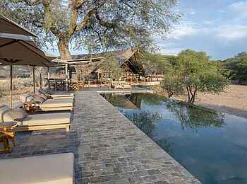 Laba Jongomero Camp: Privat Pool der Bush Manor