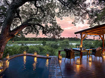 Lion Sands Tinga Lodge: Außenbereich der Suite