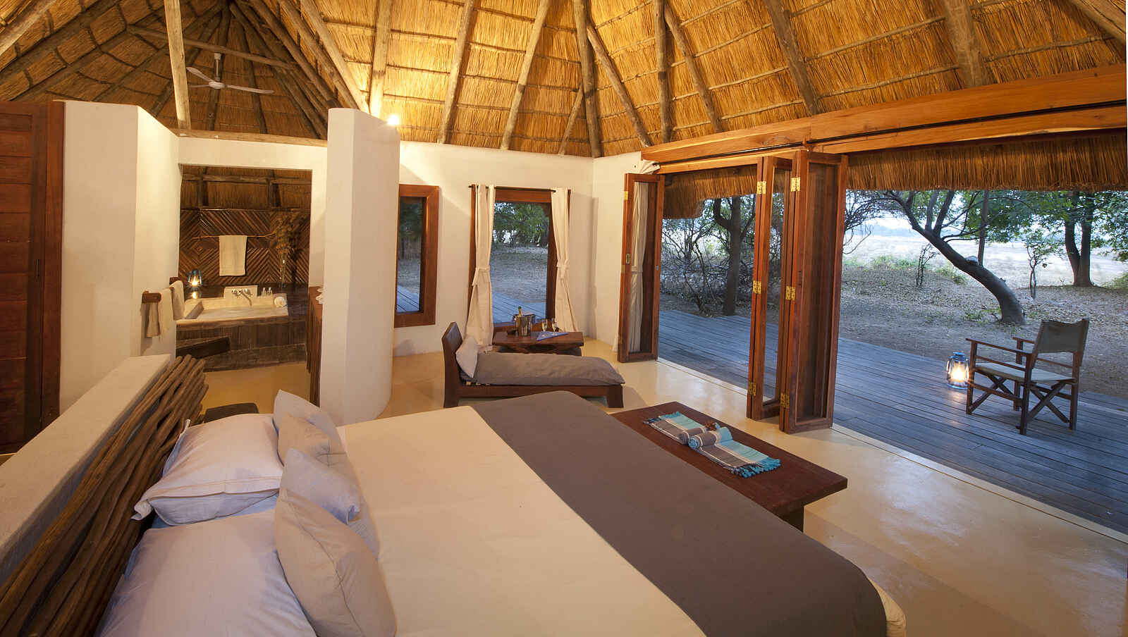 Luangwa River Camp: Inneres einer Bush Suite Luangwa River Camp: Inneres einer Bush Suite
