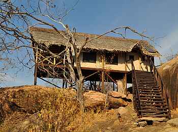 Maweninga Camp: Zugang zu einem Gästechalet