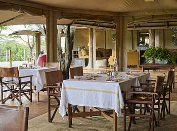 Saruni Leopard Hill: Der Essbereich Saruni Leopard Hill: Der Essbereich