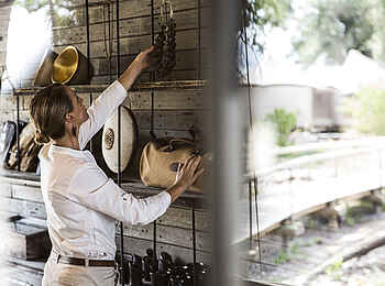 Mombo Camp: Kuriositätenladen Mombo Camp: Kuriositätenladen