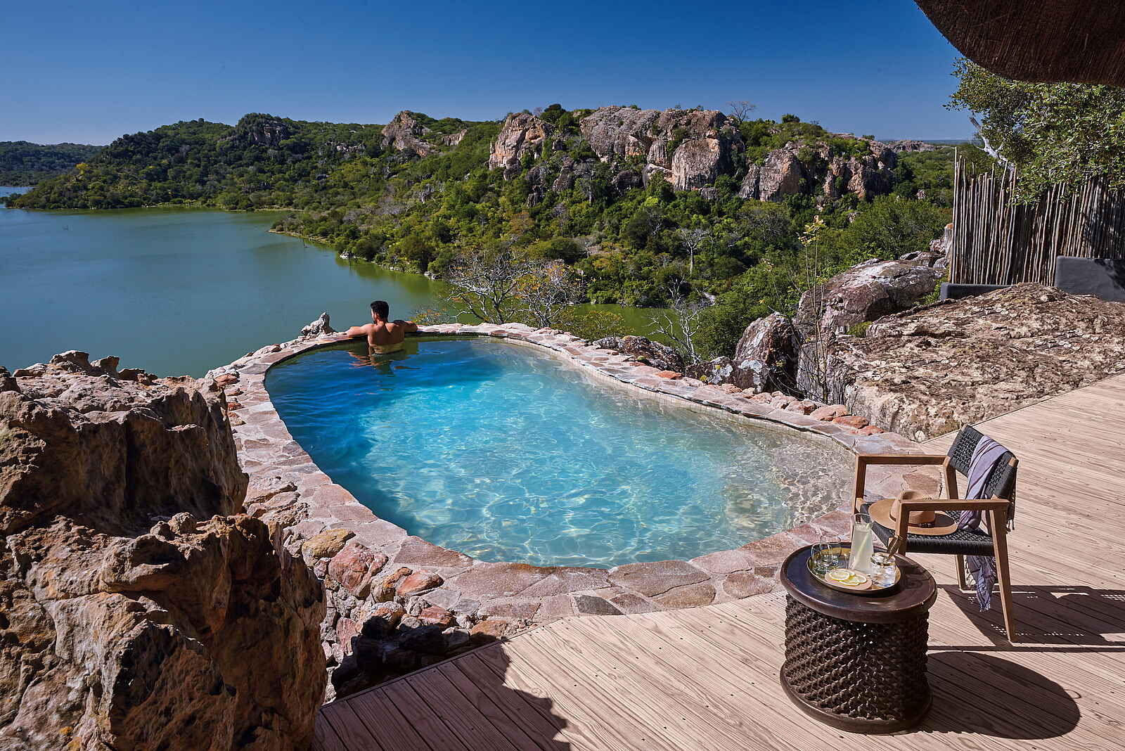 Singita Pamushana Lodge: Pool mit Blick Singita Pamushana Lodge: Pool mit Blick