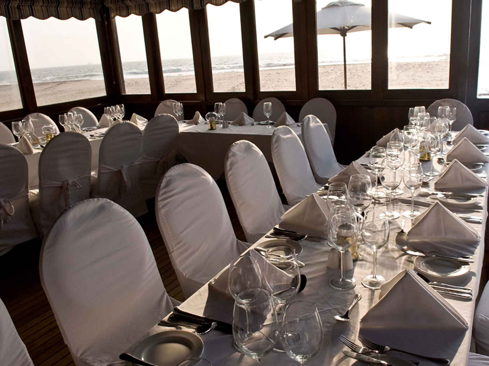 Burning Shore Beach Lodge: Restaurant Burning Shore Beach Lodge: Restaurant