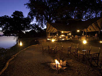 Old Mondoro Camp: Abendstimmung