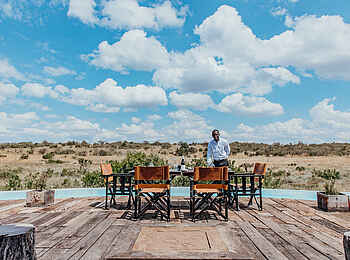 The Sambuk Suite at Mara Nyika Camp: Gedeckter Tisch auf der Terrasse The Sambuk Suite at Mara Nyika Camp: Gedeckter Tisch auf der Terrasse