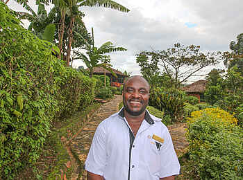 Mahogany Springs Safari Lodge: Jotham - General Manager
