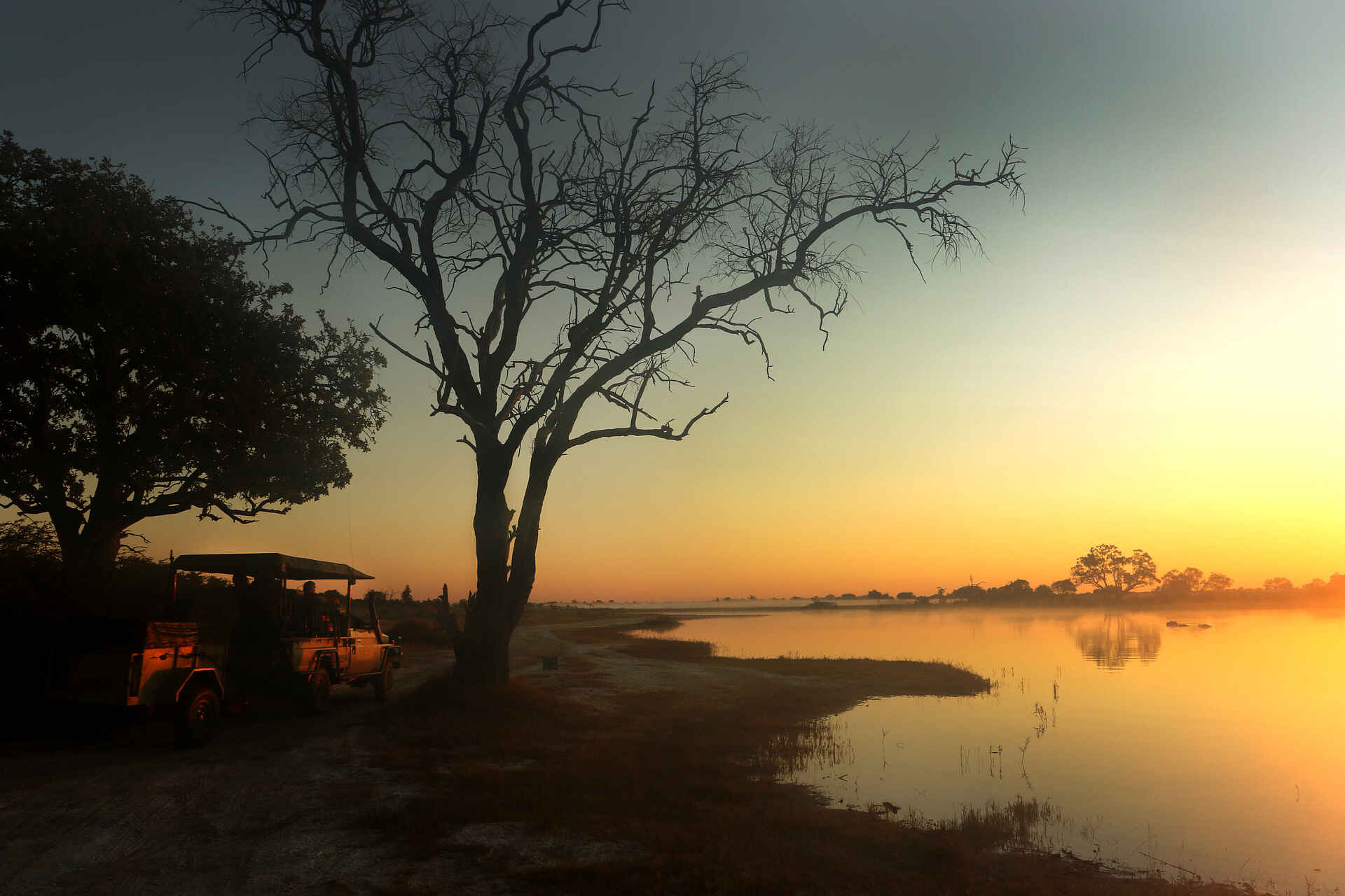 Miracle Rivers Komfort Safari: Sonnenuntergang am Fluss