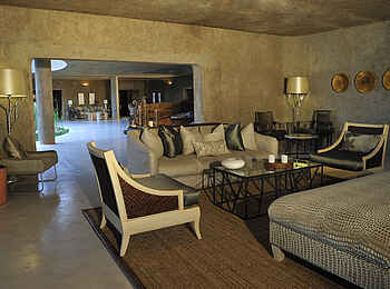 Sabi Sabi Earth Lodge: Safari Lounge Sabi Sabi Earth Lodge: Safari Lounge