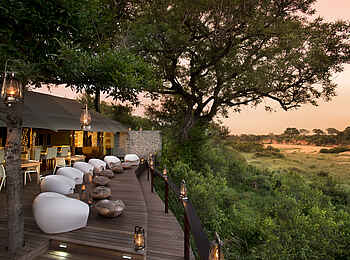 &Beyond Ngala Tented Camp: Veranda der Lounge