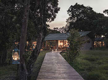 Little Elephant Pepper Camp: Weg zum Gemeinschaftsbereich
