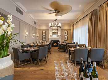 Long Lee Manor Lodge: Im Esszimmer Long Lee Manor Lodge: Im Esszimmer