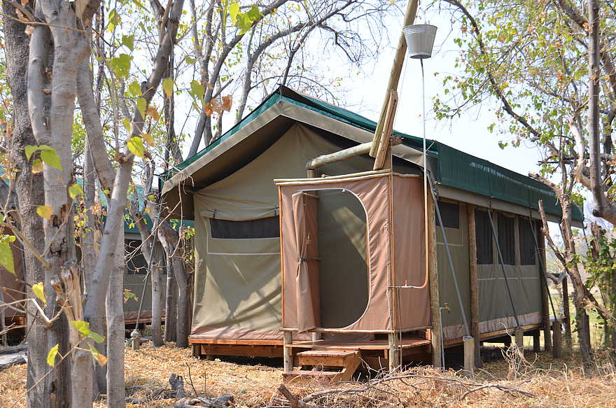Sango Safari Camp: Zelt mit Eimerdusche Sango Safari Camp: Zelt mit Eimerdusche