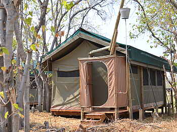 Sango Safari Camp: Zelt mit Eimerdusche