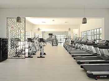 Latitude 0: Blick durch The Gym Latitude 0: Blick durch The Gym