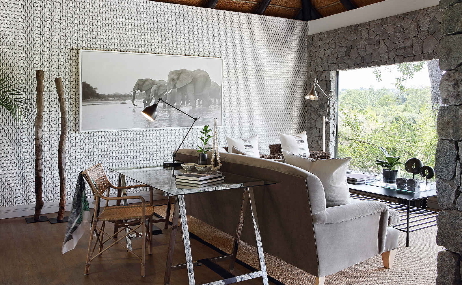 Londolozi Private Granite Suites: Die Lounge der Suite Londolozi Private Granite Suites: Die Lounge der Suite